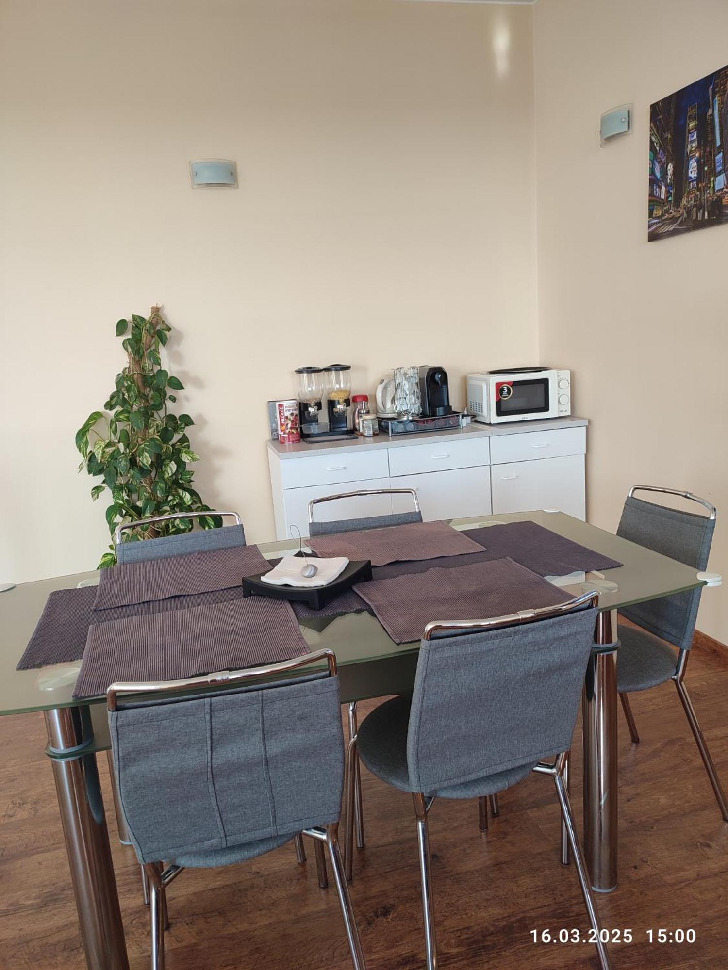 Villa Homestay Nad Helmrovkou Praha Bagian luar foto