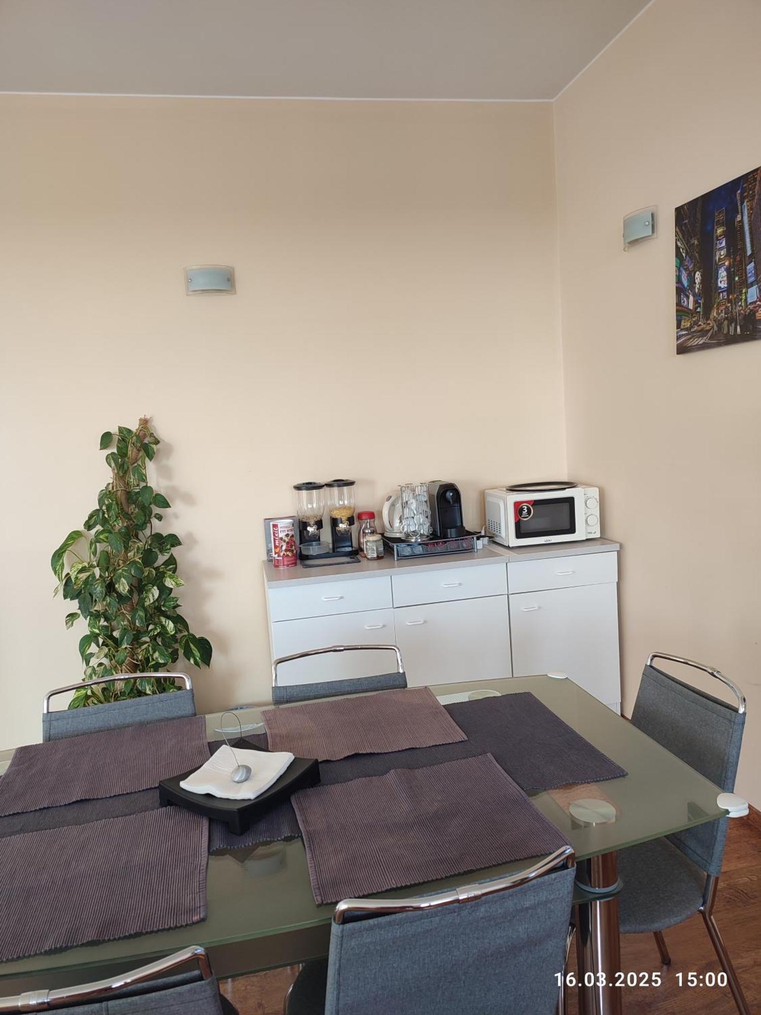 Villa Homestay Nad Helmrovkou Praha Bagian luar foto